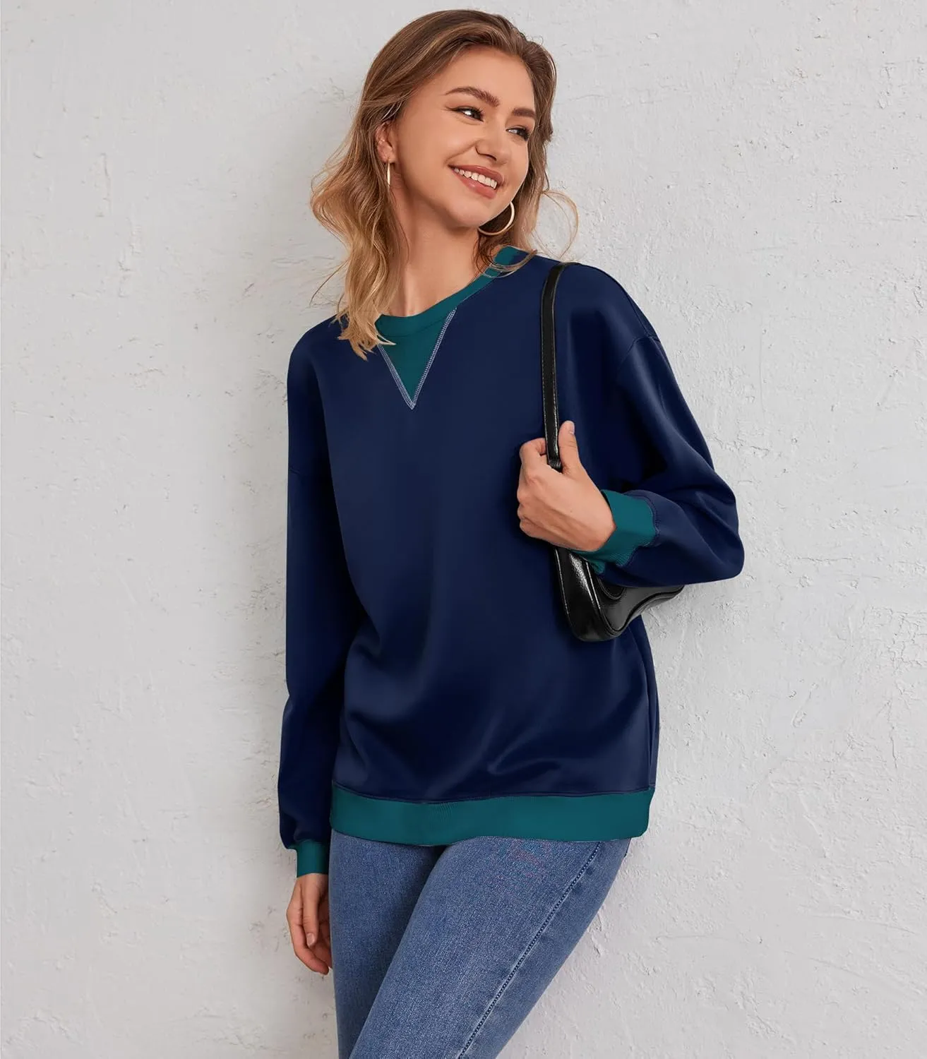 Womens Long Sleeve Color Block Sweatshirts Y2K Crew Neck Oversized Pullover Fall Sweaters Tops with Two Pockets