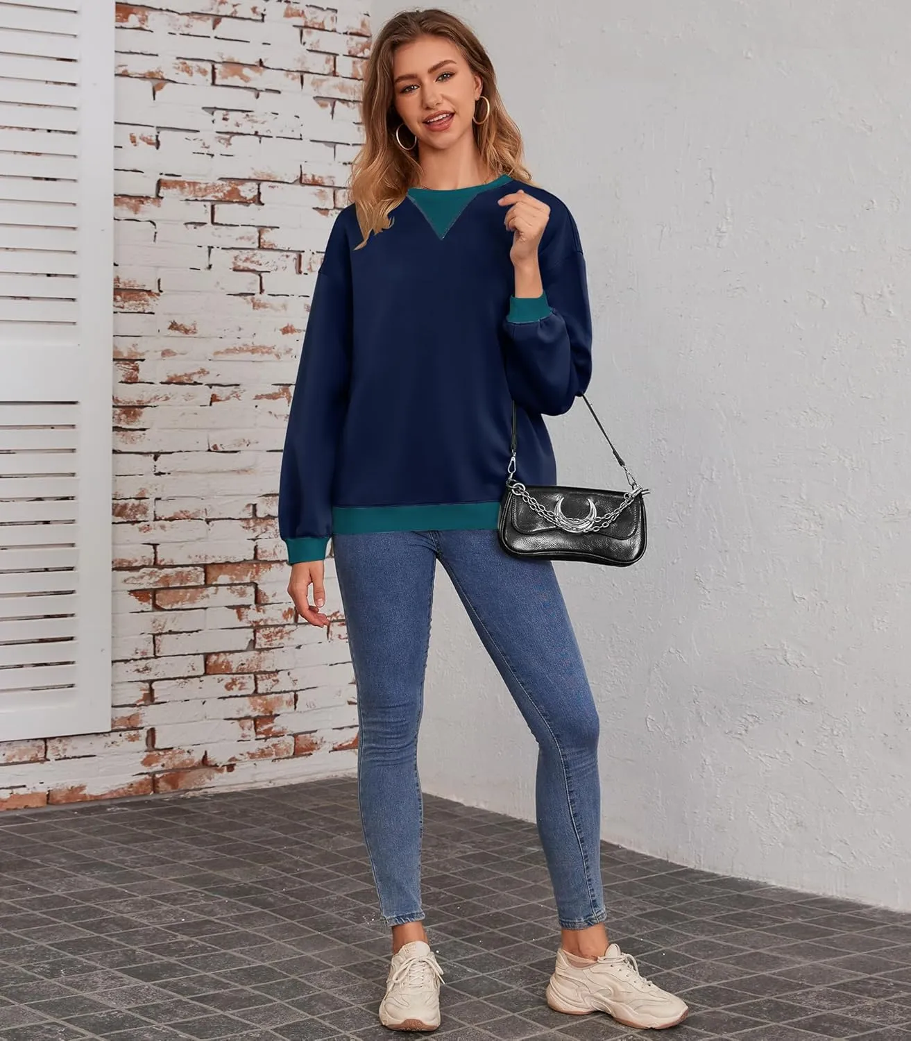 Womens Long Sleeve Color Block Sweatshirts Y2K Crew Neck Oversized Pullover Fall Sweaters Tops with Two Pockets